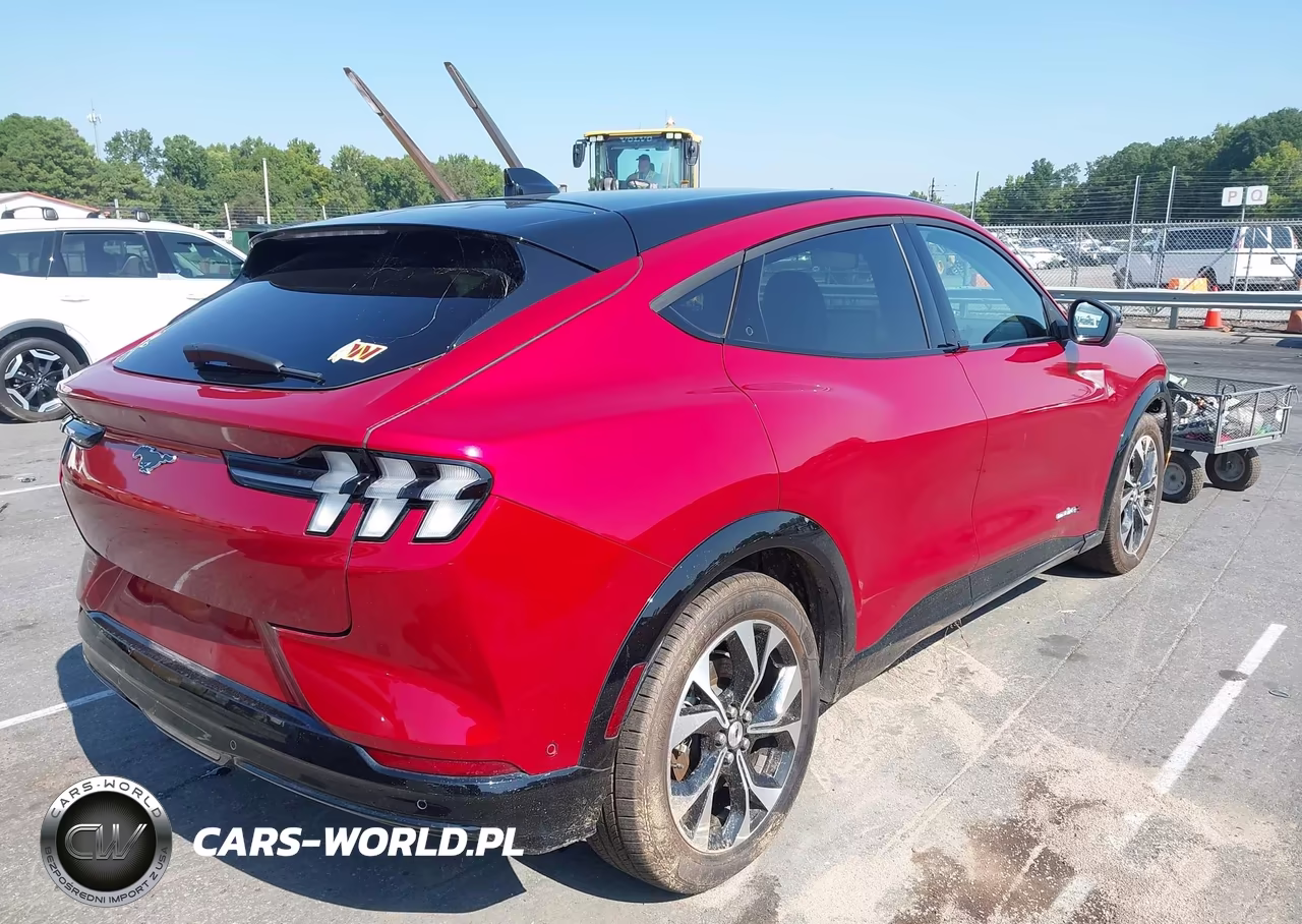 2021 Ford Mustang Mach-E Premium VIN:3FMTK3SU1MMA62644 - 4