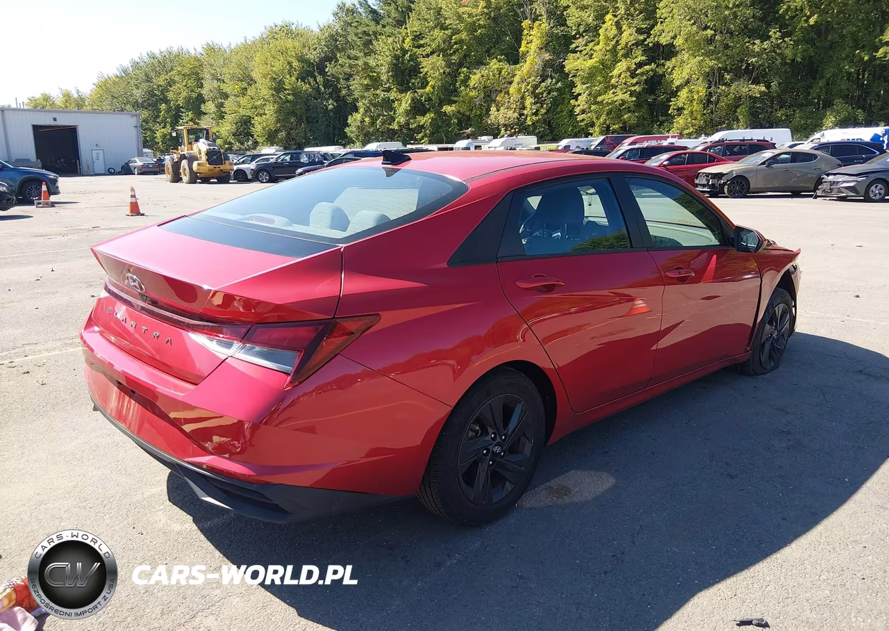 2022 Hyundai Elantra Sel VIN:5NPLM4AG8NH079755 - 4