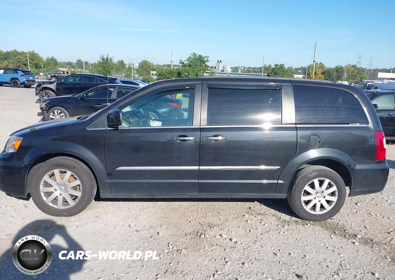 2015 Chrysler Town & Country Touring VIN:2C4RC1BG6FR619439 - 14