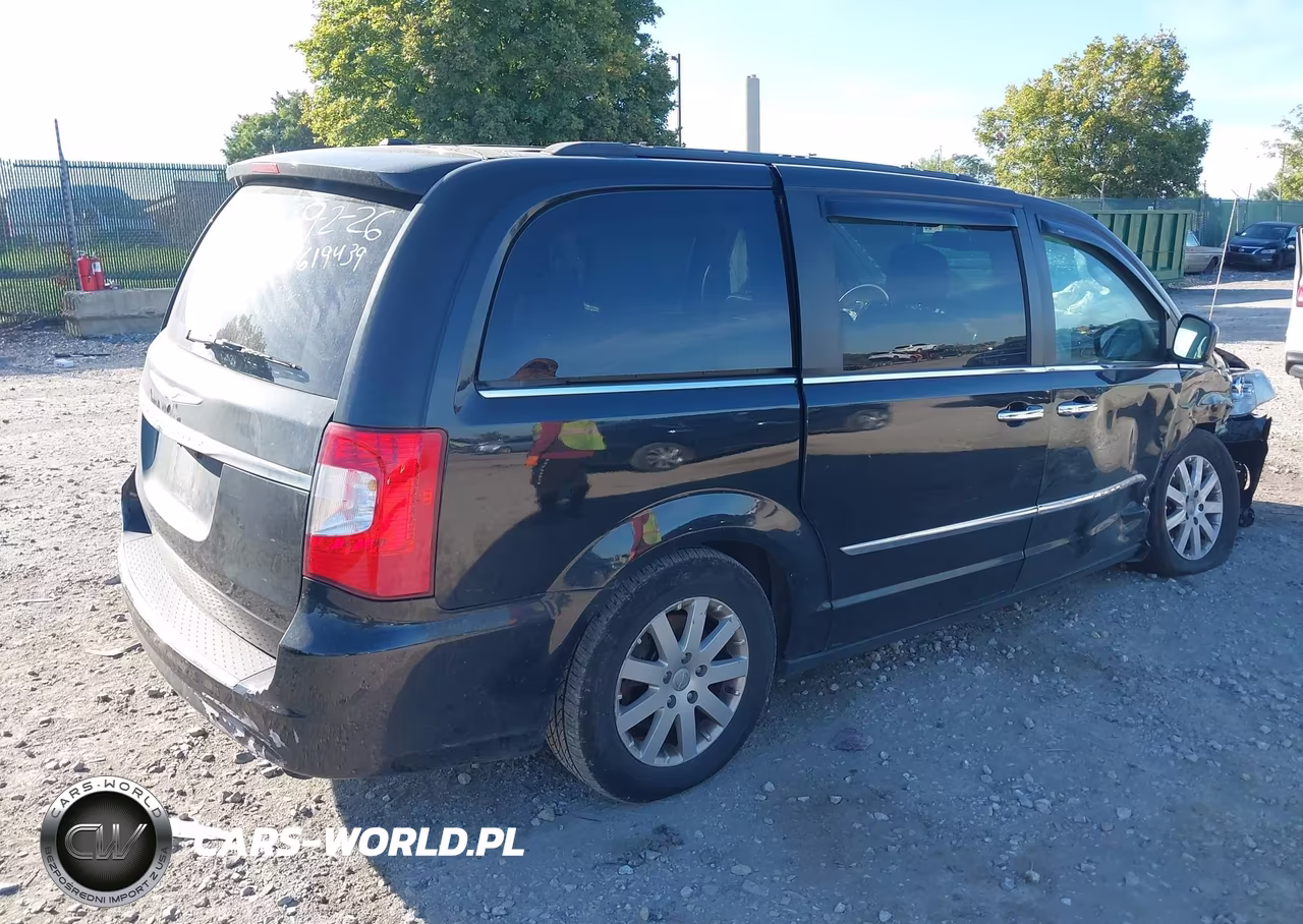2015 Chrysler Town & Country Touring VIN:2C4RC1BG6FR619439 - 4