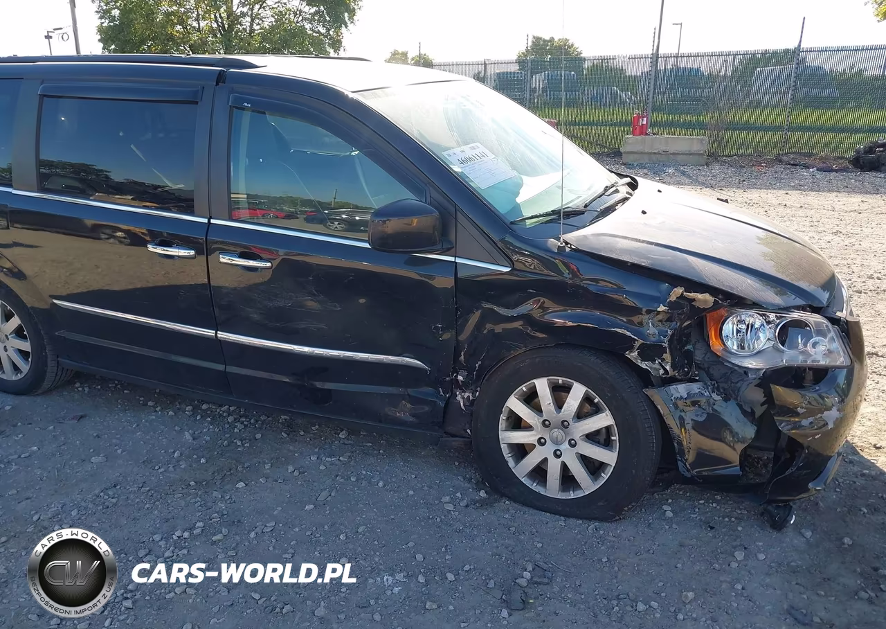 2015 Chrysler Town & Country Touring VIN:2C4RC1BG6FR619439 - 6