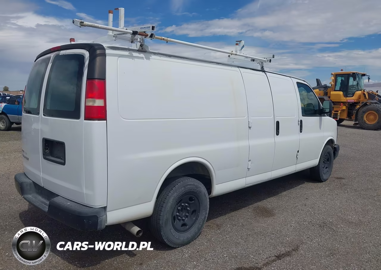 2010 Chevrolet Express 3500 Work Van VIN:1GC2GUBA6A1147307 - 4