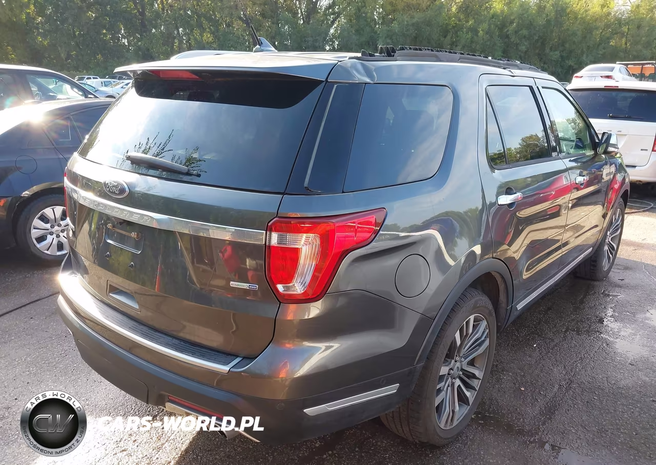 2018 Ford Explorer Platinum VIN:1FM5K8HT4JGA97818 - 4