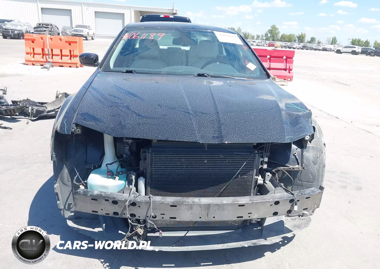 2015 Chrysler 300 Limited VIN:2C3CCAAG9FH868237 - 12