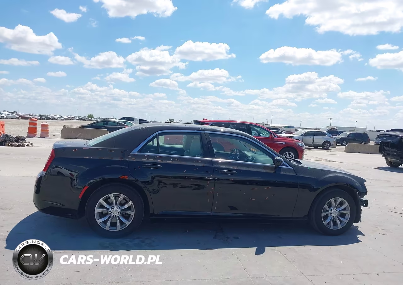 2015 Chrysler 300 Limited VIN:2C3CCAAG9FH868237 - 13