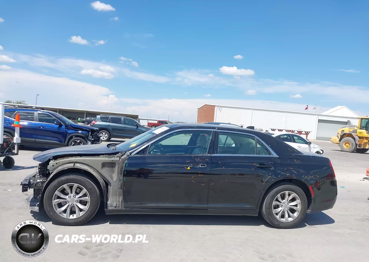 2015 Chrysler 300 Limited VIN:2C3CCAAG9FH868237 - 14