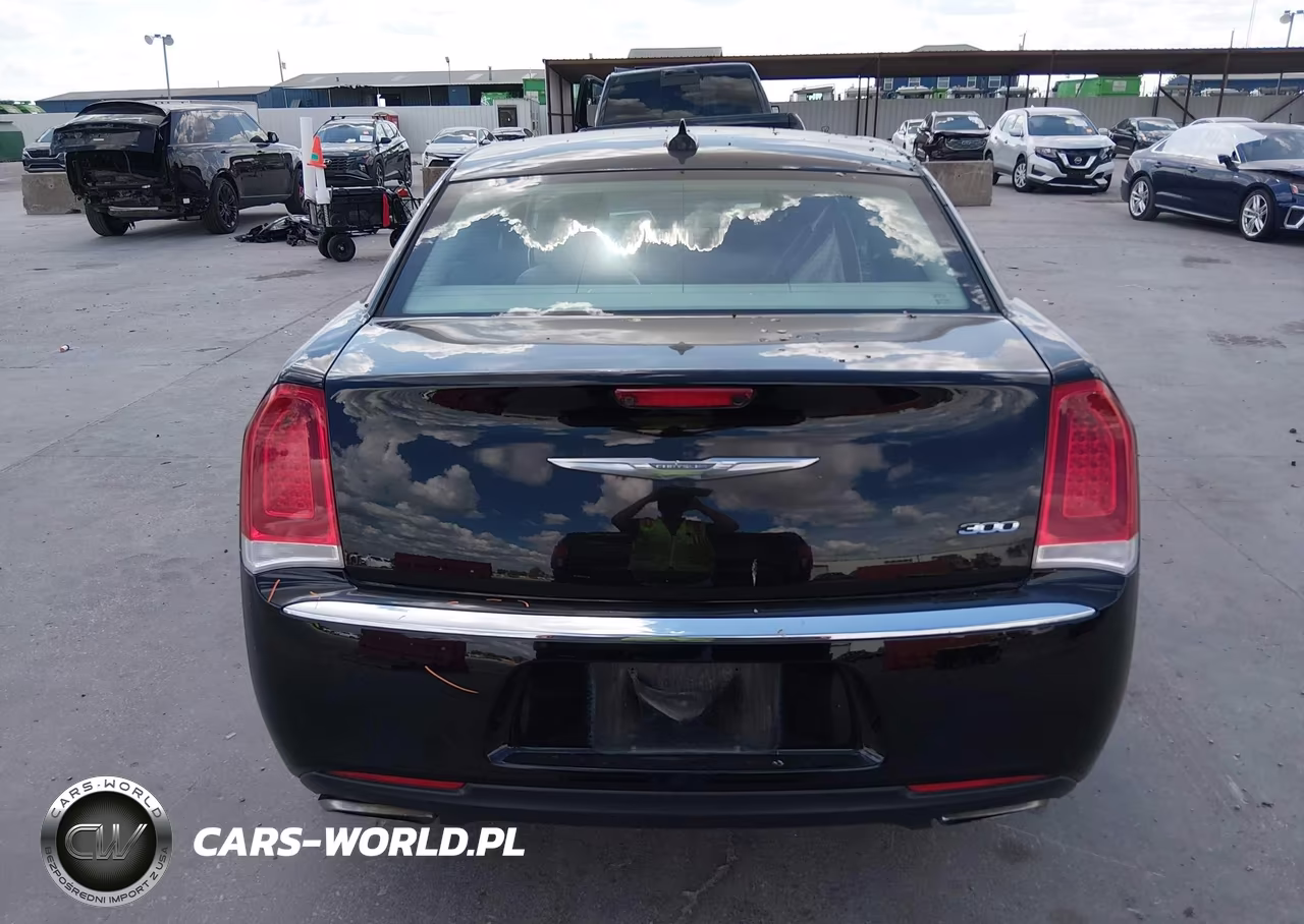 2015 Chrysler 300 Limited VIN:2C3CCAAG9FH868237 - 16
