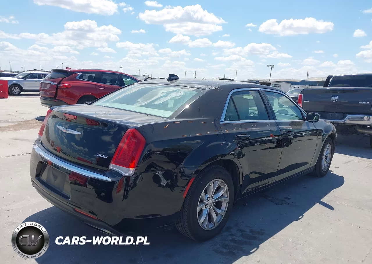 2015 Chrysler 300 Limited VIN:2C3CCAAG9FH868237 - 4
