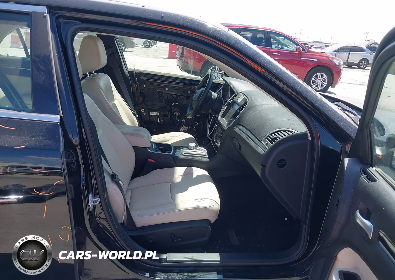 2015 Chrysler 300 Limited VIN:2C3CCAAG9FH868237 - 5