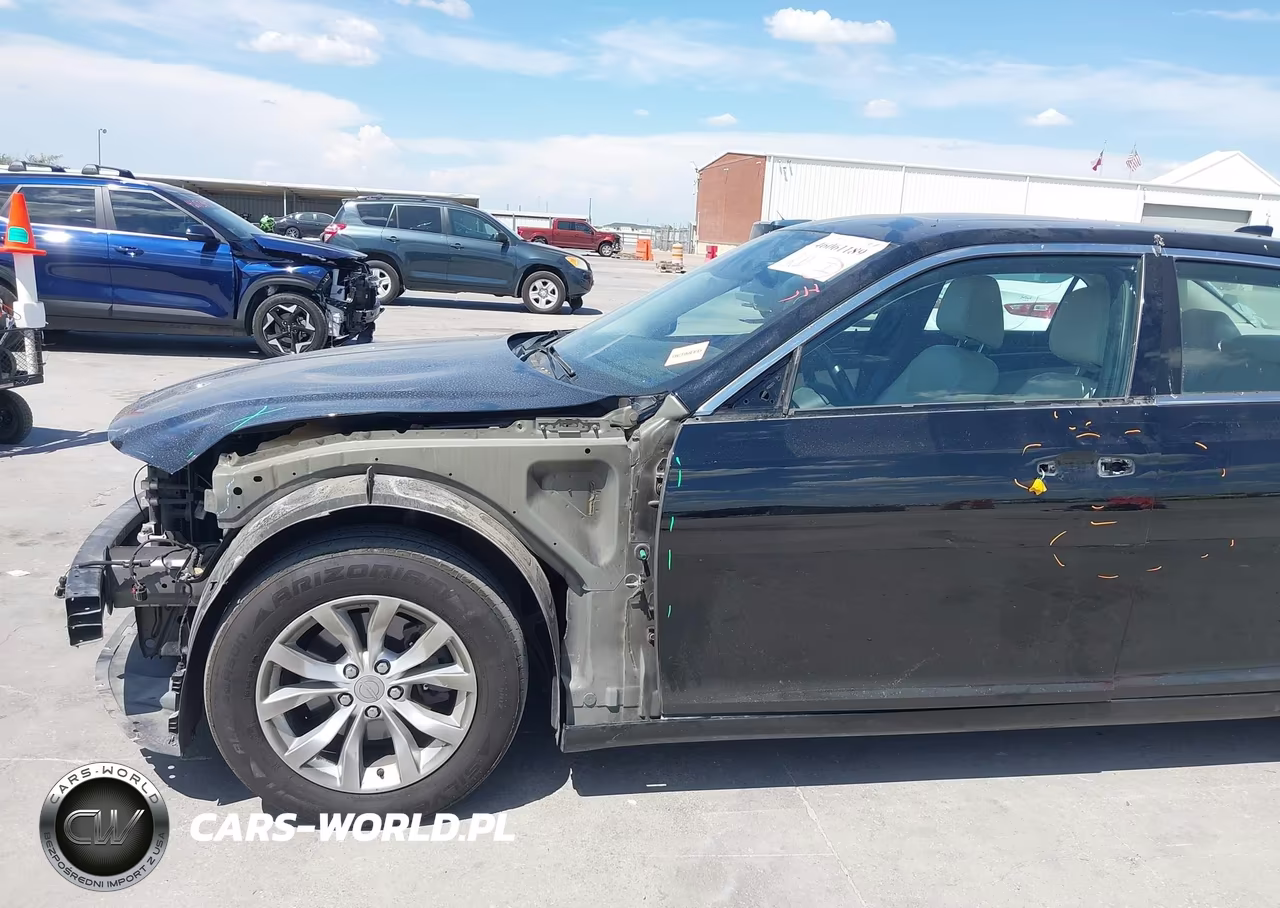 2015 Chrysler 300 Limited VIN:2C3CCAAG9FH868237 - 6