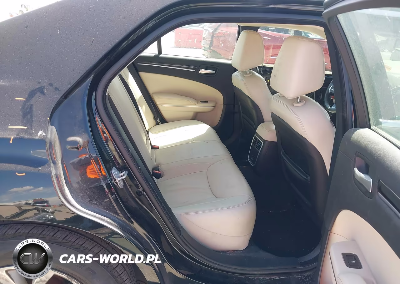 2015 Chrysler 300 Limited VIN:2C3CCAAG9FH868237 - 8