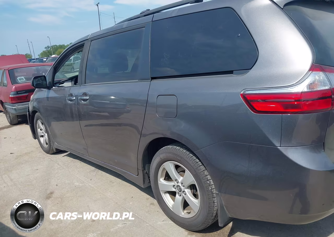 2019 Toyota Sienna Le 8 Passenger VIN:5TDKZ3DC1KS016809 - 15