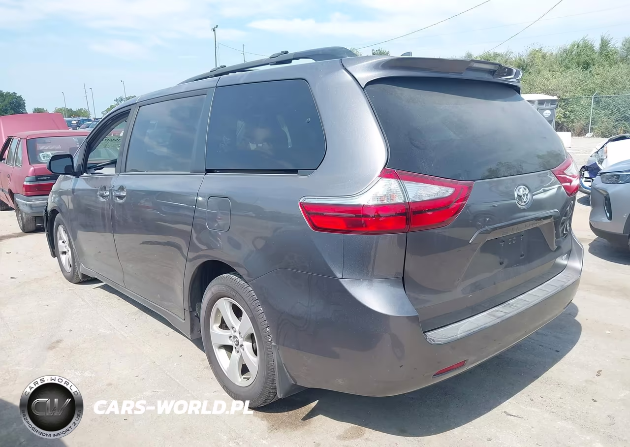 2019 Toyota Sienna Le 8 Passenger VIN:5TDKZ3DC1KS016809 - 3