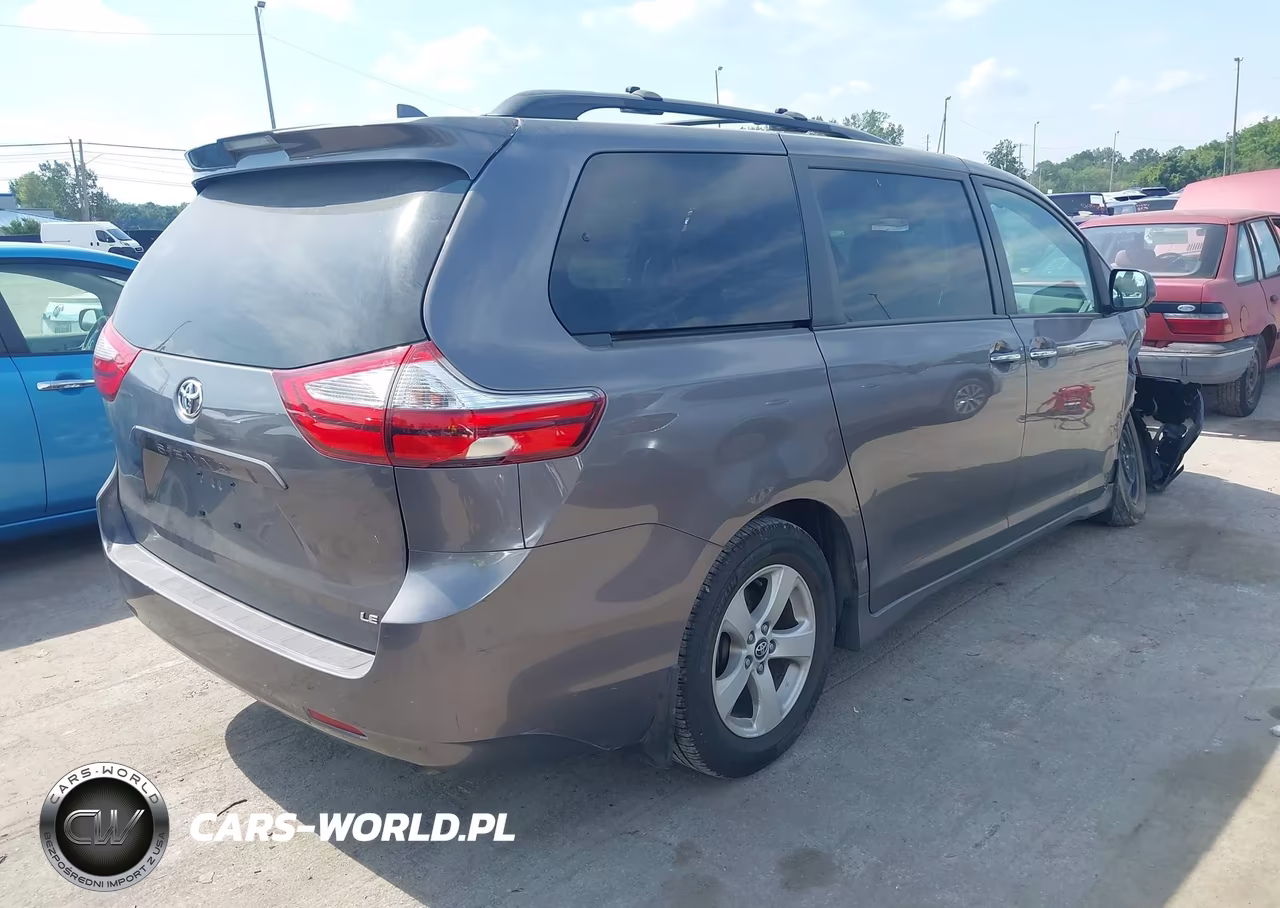 2019 Toyota Sienna Le 8 Passenger VIN:5TDKZ3DC1KS016809 - 4