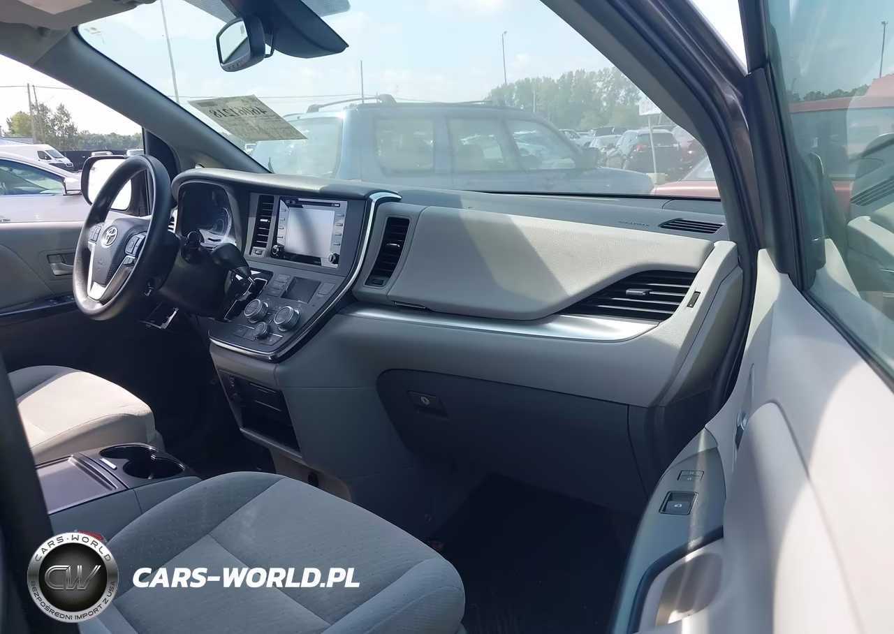 2019 Toyota Sienna Le 8 Passenger VIN:5TDKZ3DC1KS016809 - 5