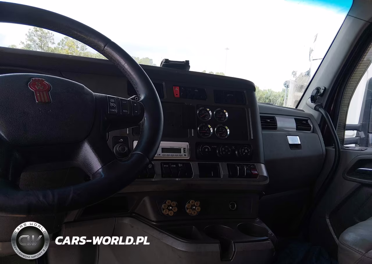 2017 Kenworth T680 VIN:1XKYDP9X3HJ146631 - 12