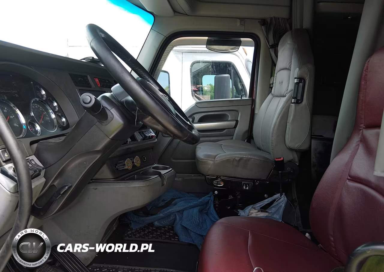 2017 Kenworth T680 VIN:1XKYDP9X3HJ146631 - 7