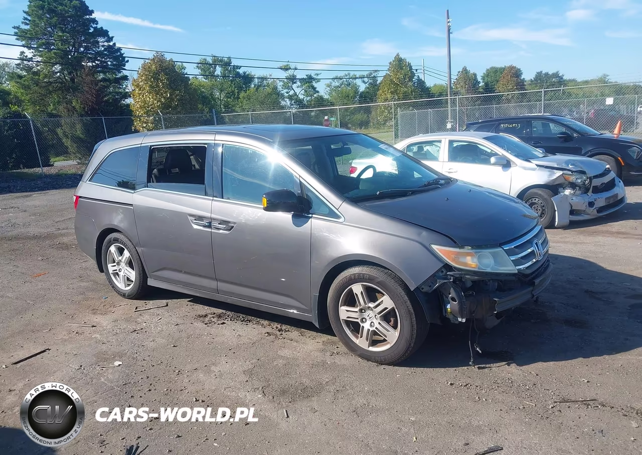 2013 Honda Odyssey Touring-Touring Elite