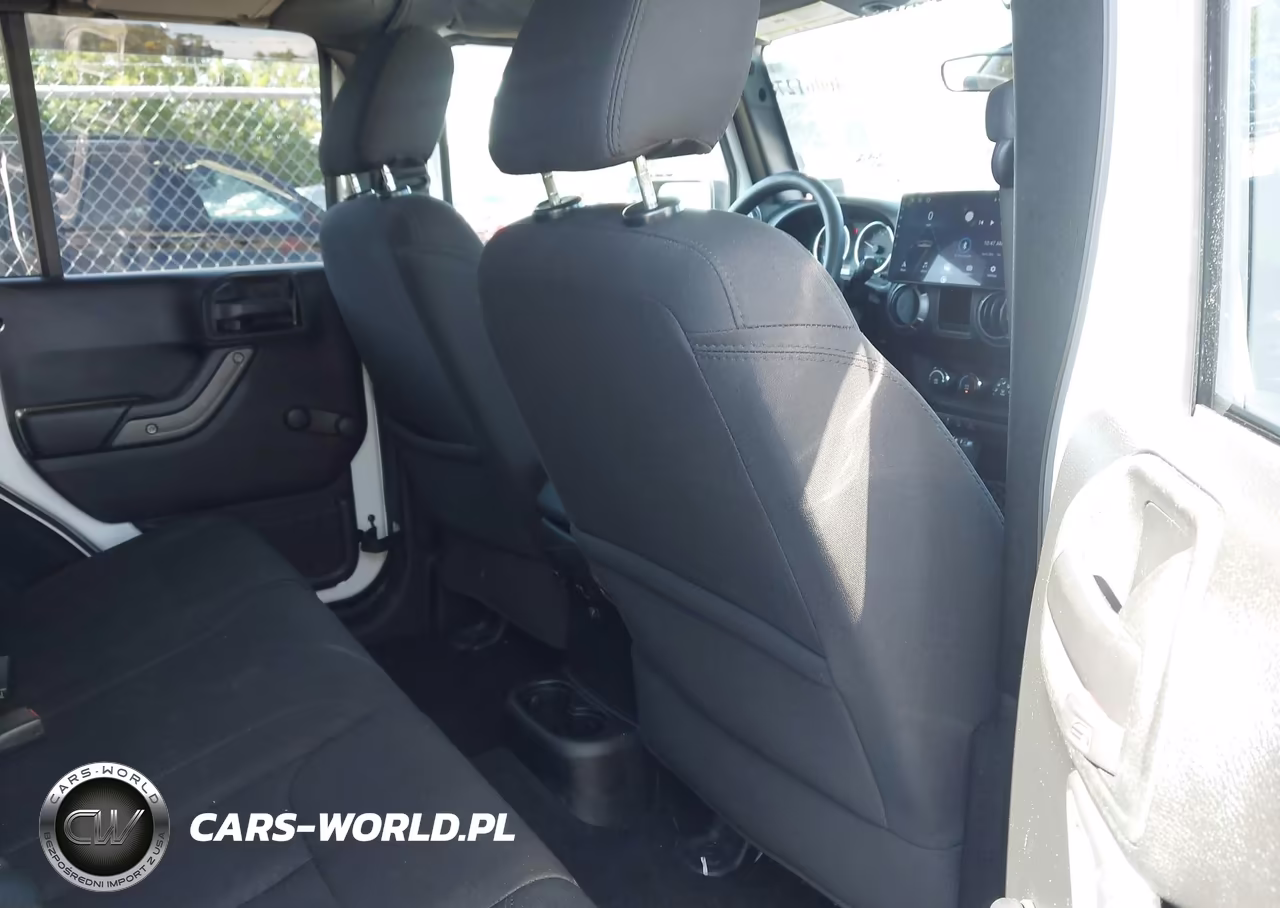 2017 Jeep Wrangler Unlimited Sport 4X4 VIN:1C4BJWDG7HL741952 - 8
