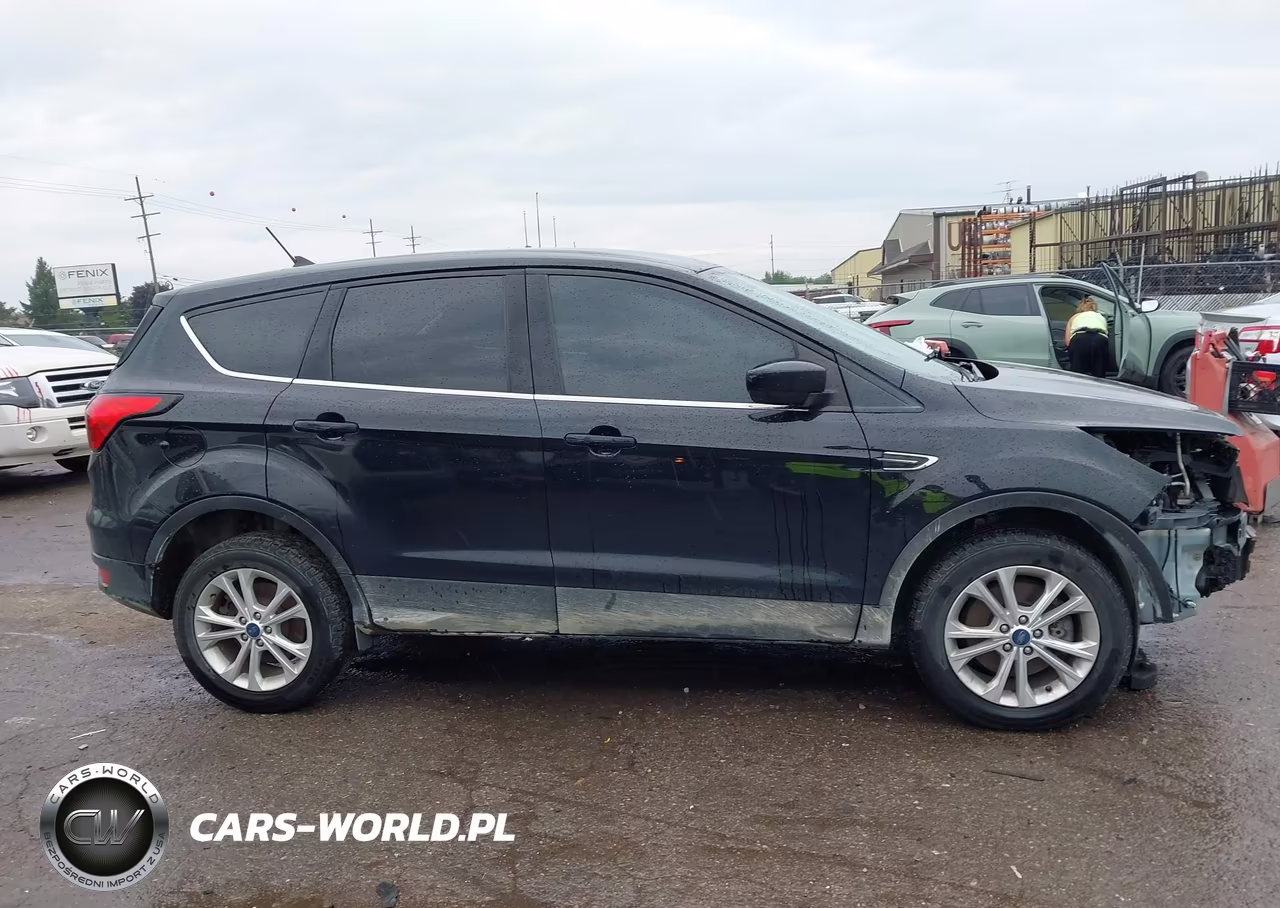 2019 Ford Escape Se VIN:1FMCU9GD1KUA45826 - 13