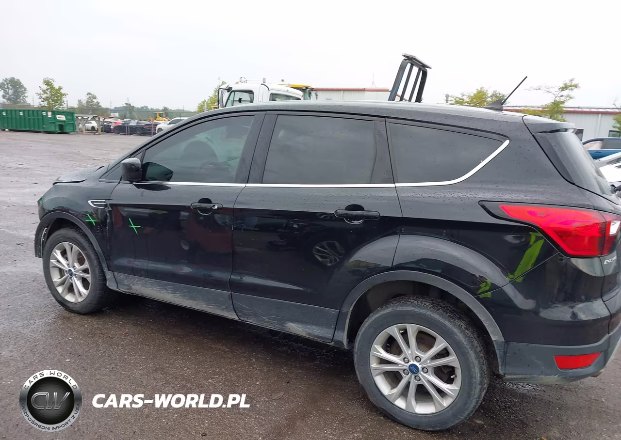 2019 Ford Escape Se VIN:1FMCU9GD1KUA45826 - 14