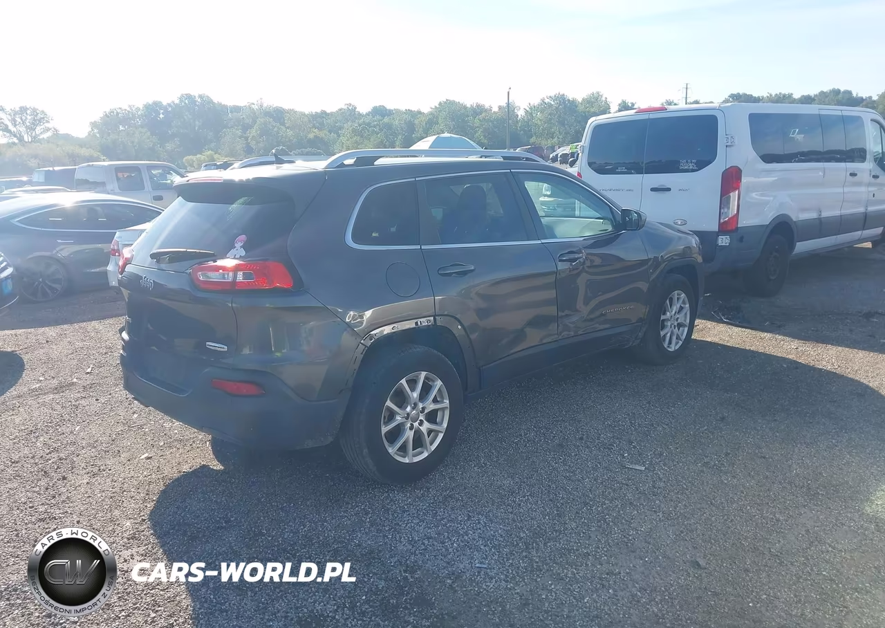 2014 Jeep Cherokee Latitude VIN:1C4PJMCB9EW140827 - 4