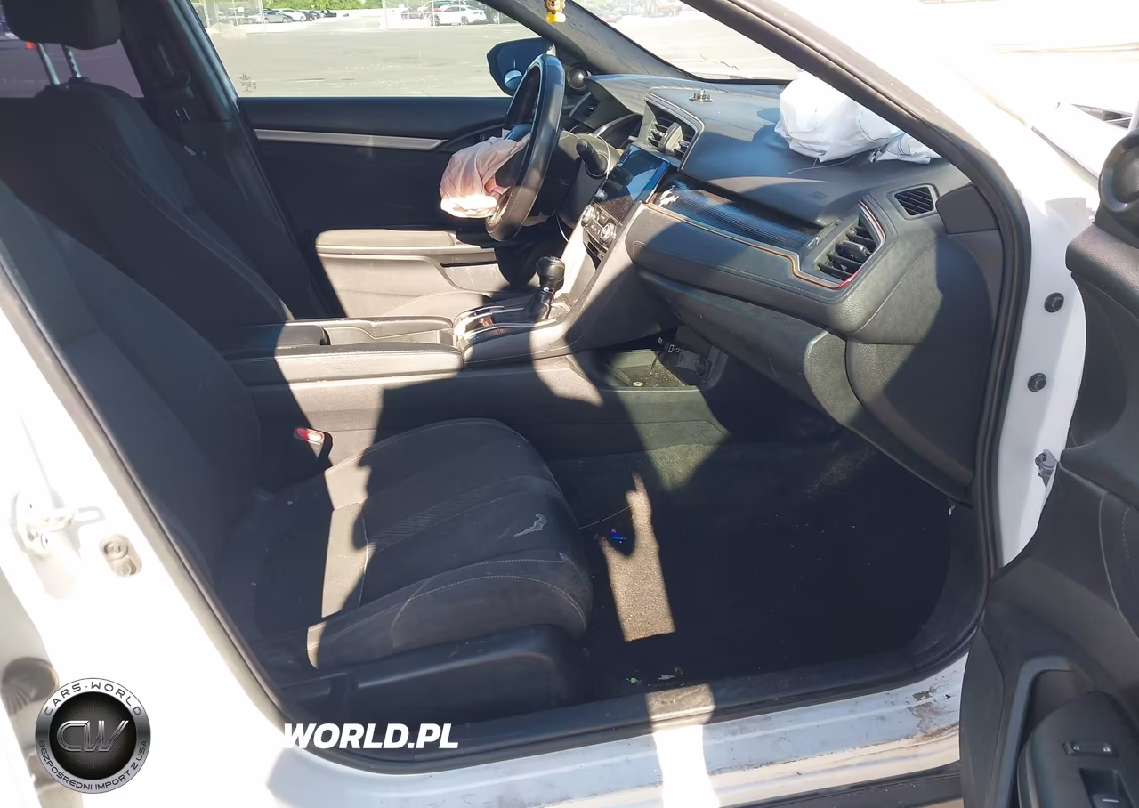 2019 Honda Civic Sport VIN:19XFC2E86KE004477 - 5