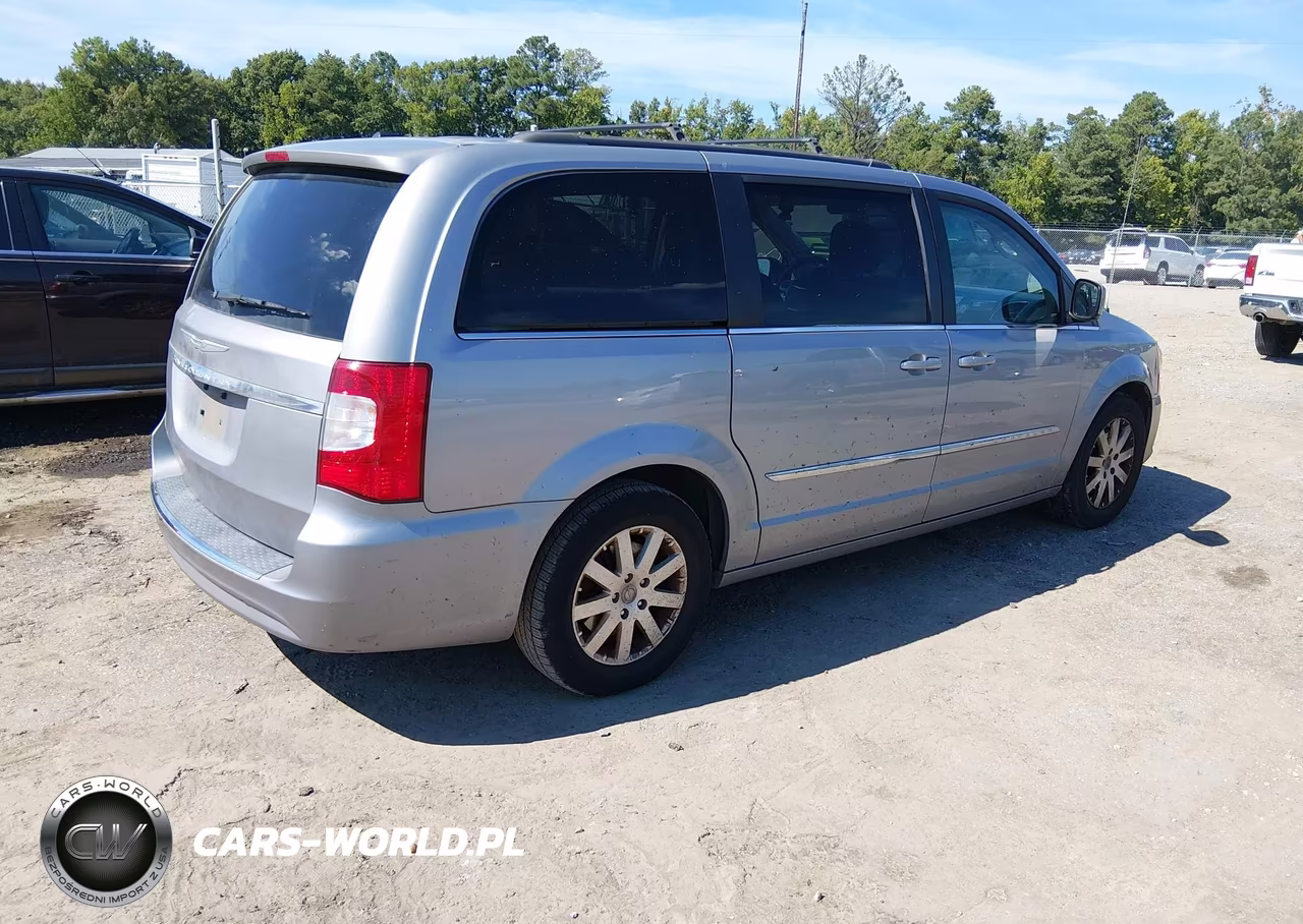 2015 Chrysler Town & Country Touring VIN:2C4RC1BG3FR644363 - 4