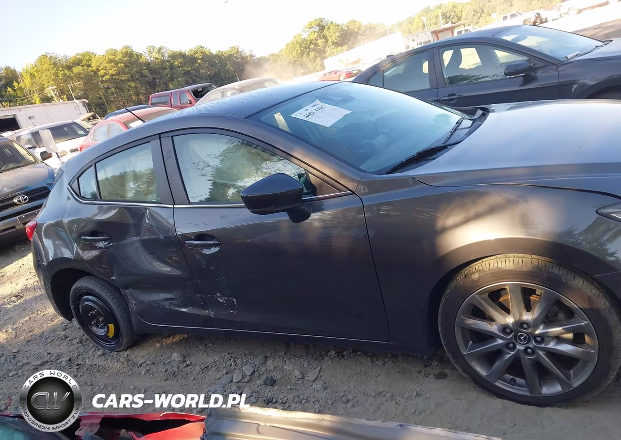 2018 Mazda Mazda3 Touring VIN:3MZBN1L33JM275587 - 13
