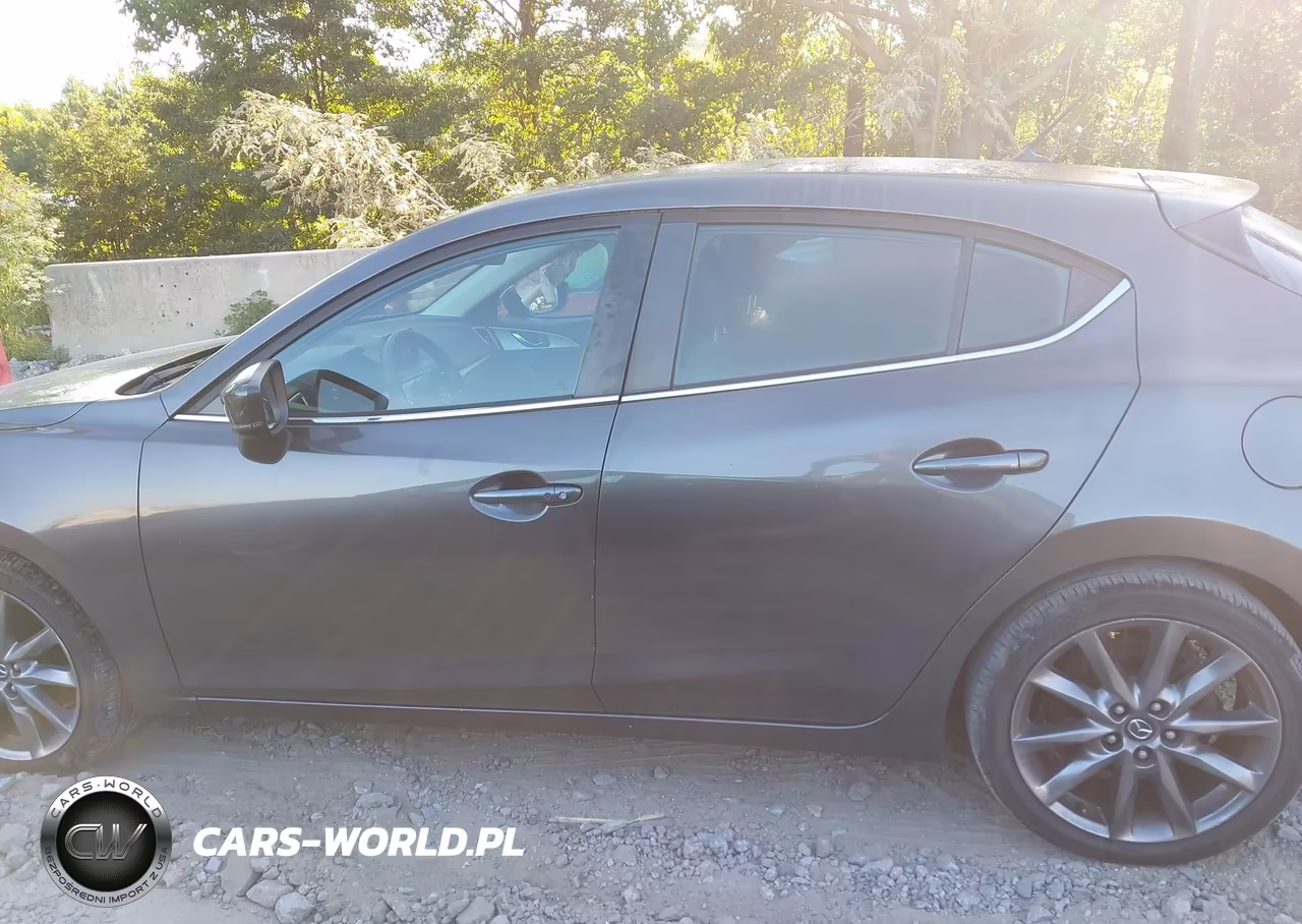 2018 Mazda Mazda3 Touring VIN:3MZBN1L33JM275587 - 14