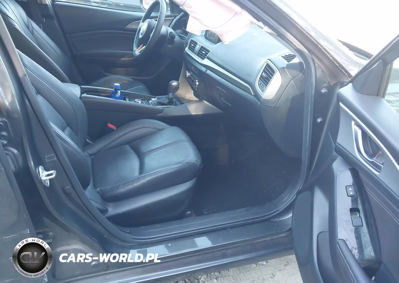 2018 Mazda Mazda3 Touring VIN:3MZBN1L33JM275587 - 5