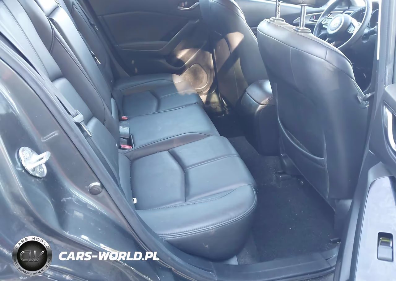 2018 Mazda Mazda3 Touring VIN:3MZBN1L33JM275587 - 8
