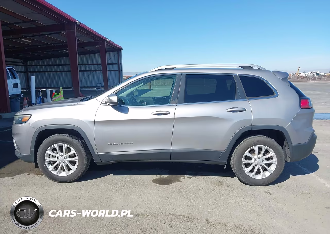 2019 Jeep Cherokee Latitude 4X4 VIN:1C4PJMCB9KD449429 - 16