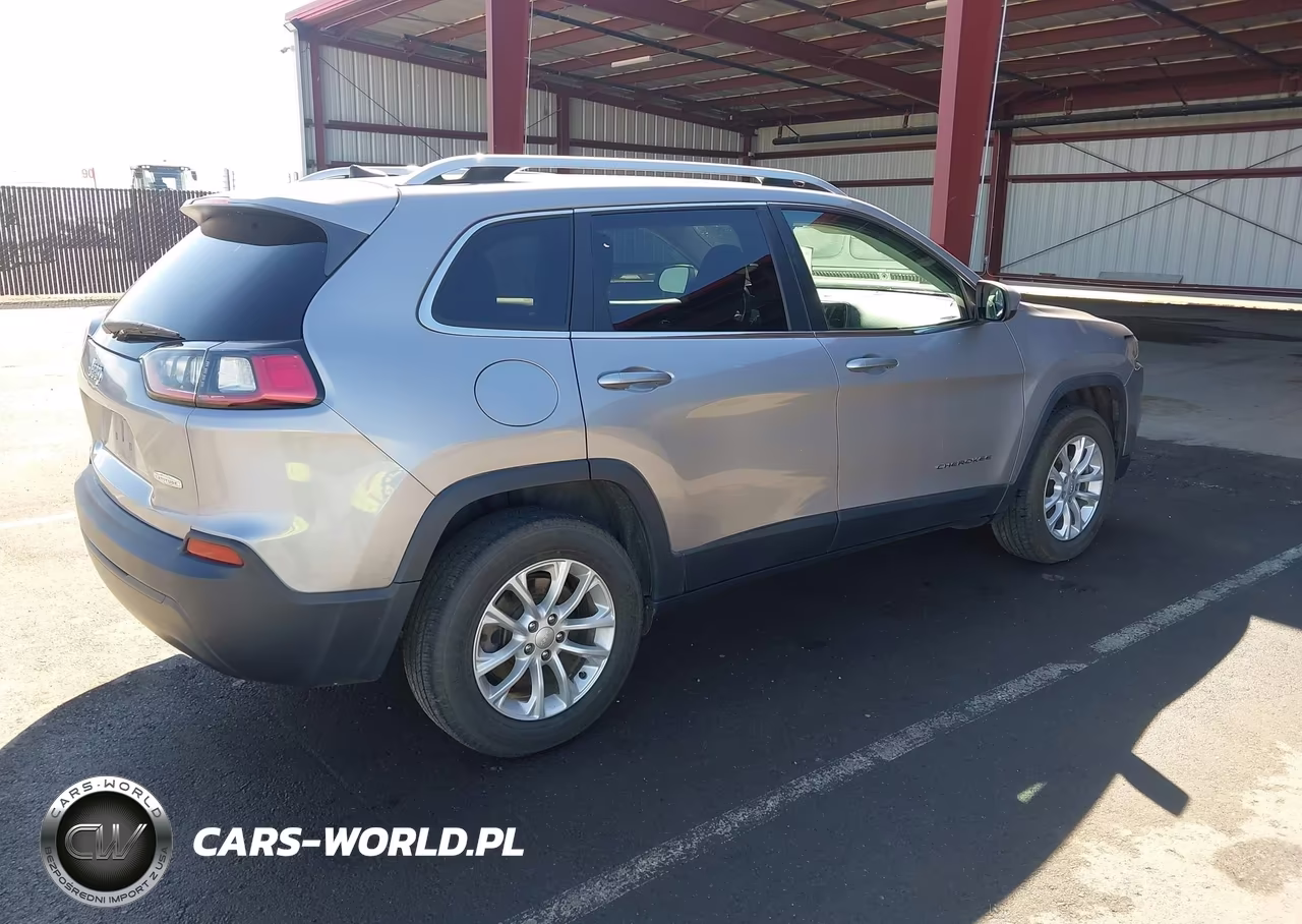 2019 Jeep Cherokee Latitude 4X4 VIN:1C4PJMCB9KD449429 - 4