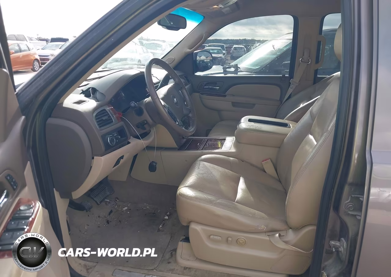 2011 Chevrolet Tahoe Ltz VIN:1GNSCCE07BR335207 - 17