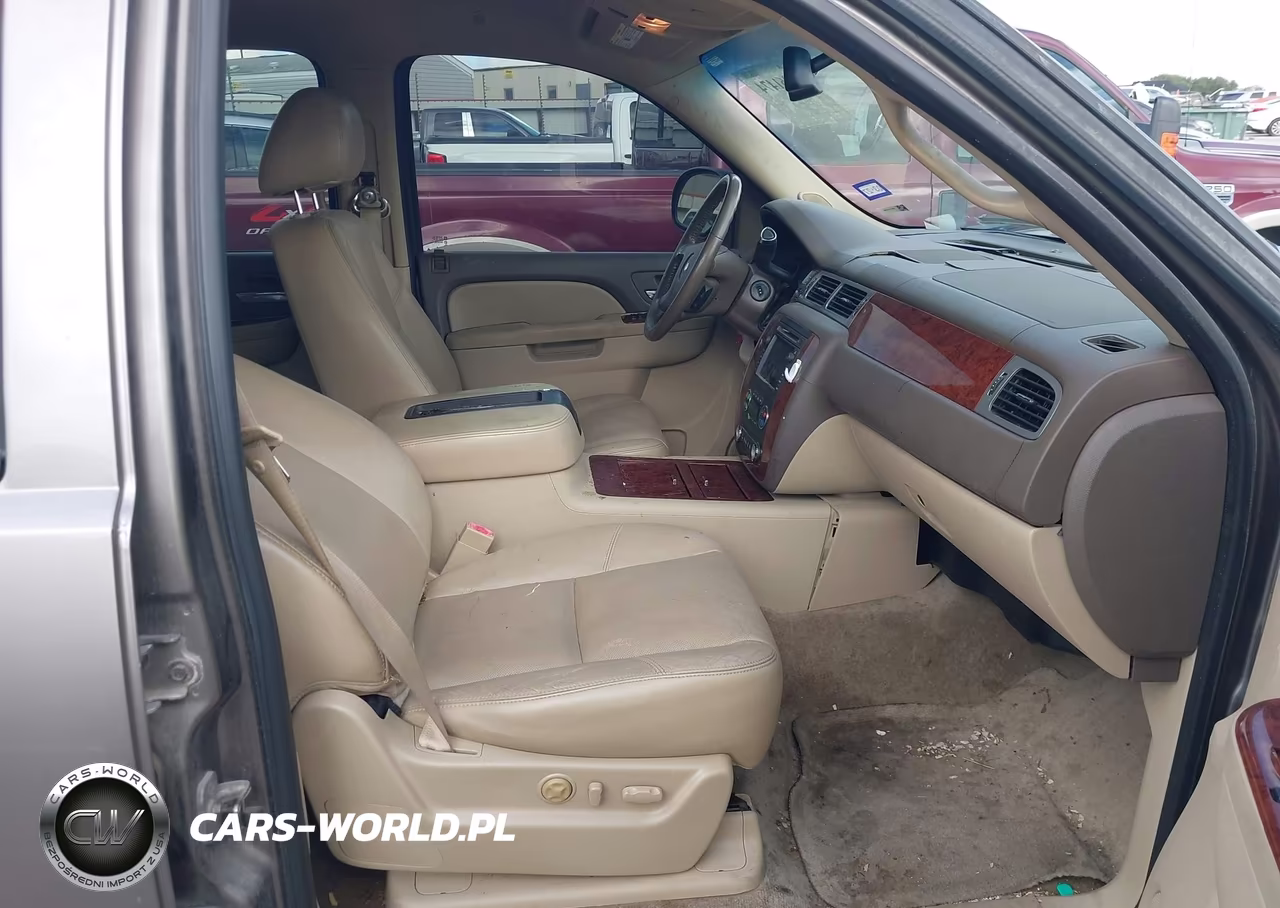 2011 Chevrolet Tahoe Ltz VIN:1GNSCCE07BR335207 - 5
