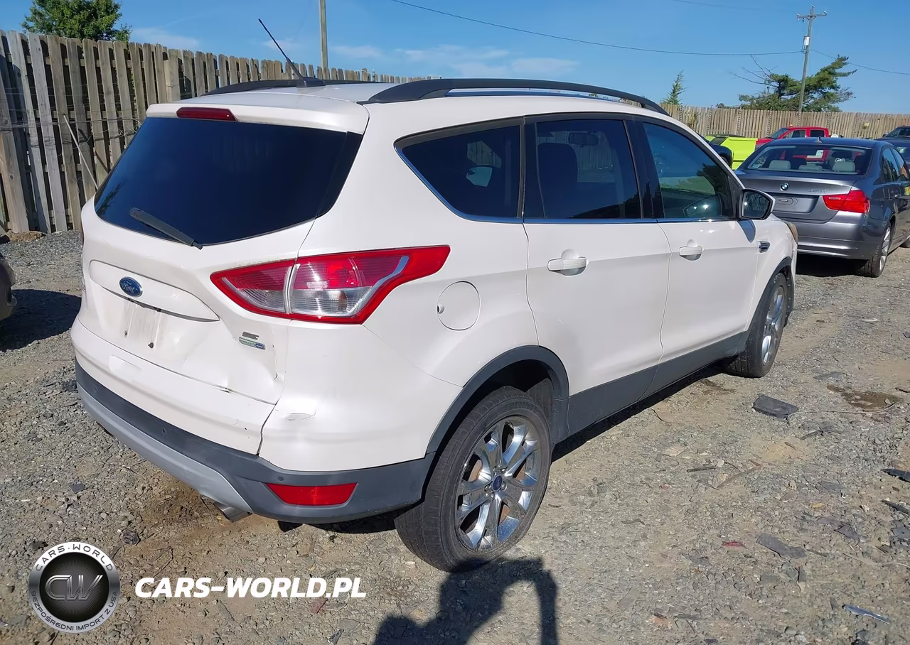 2015 Ford Escape Se VIN:1FMCU9G99FUB89562 - 4