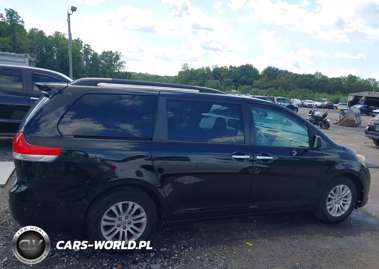 2014 Toyota Sienna Le V6 8 Passenger VIN:5TDKK3DC5ES487547 - 14
