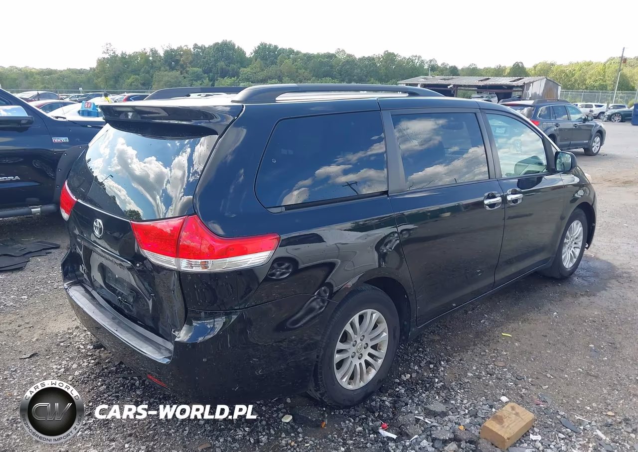 2014 Toyota Sienna Le V6 8 Passenger VIN:5TDKK3DC5ES487547 - 4