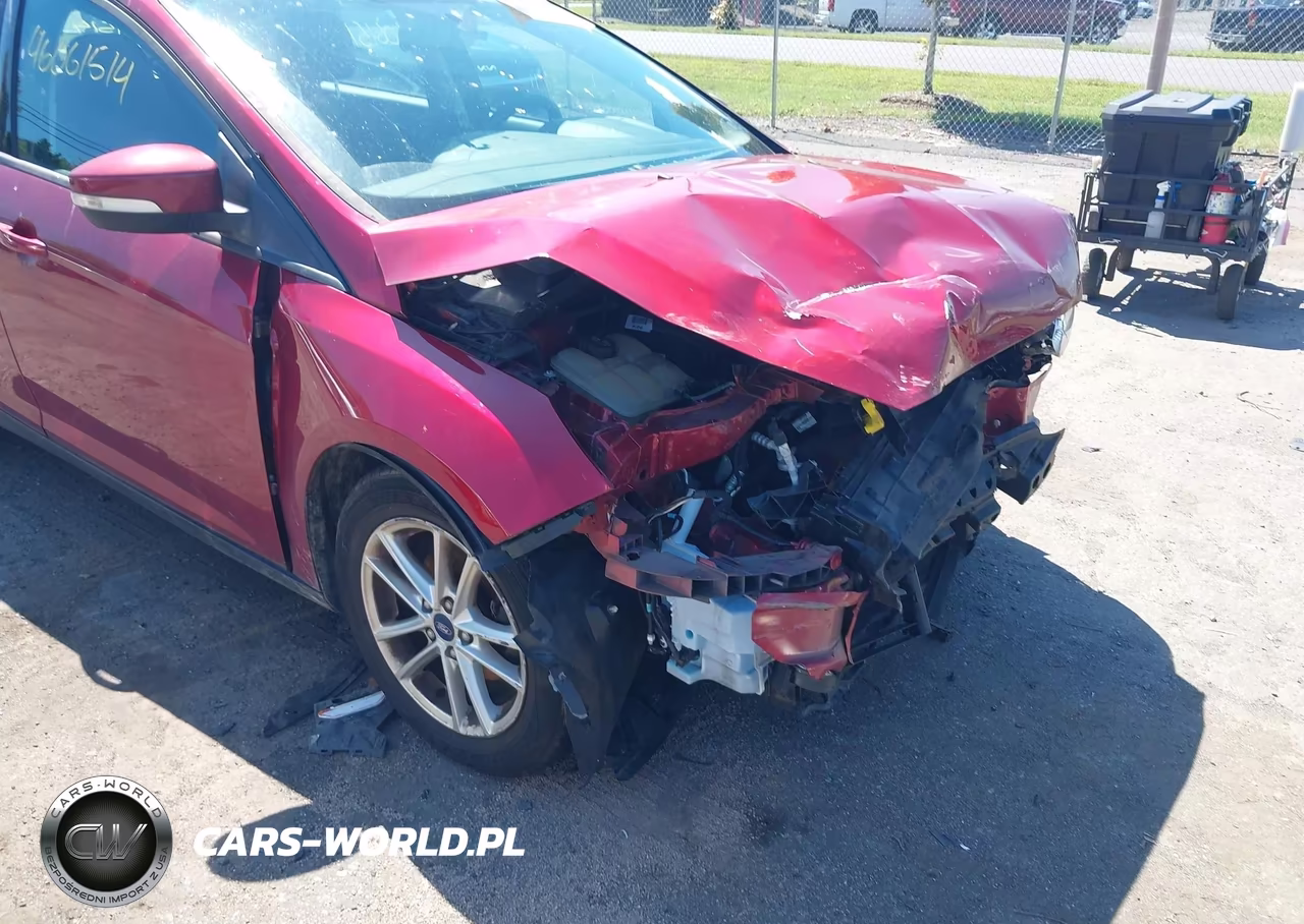 2016 Ford Focus Se VIN:1FADP3K22GL335613 - 6