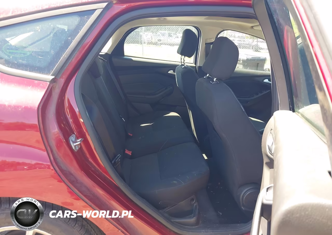 2016 Ford Focus Se VIN:1FADP3K22GL335613 - 8