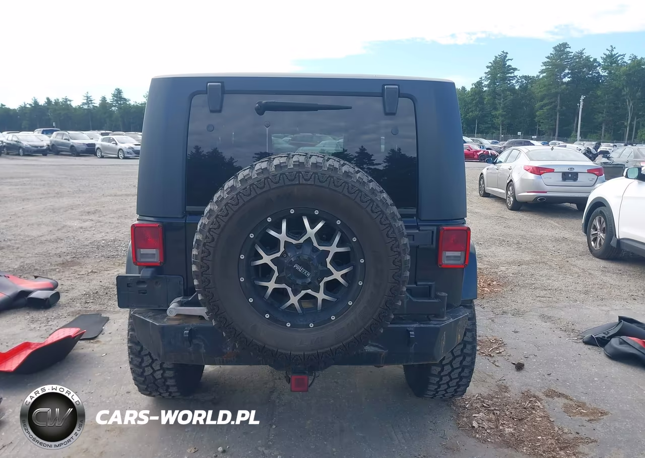 2010 Jeep Wrangler Sahara VIN:1J4GA5D17AL109576 - 16