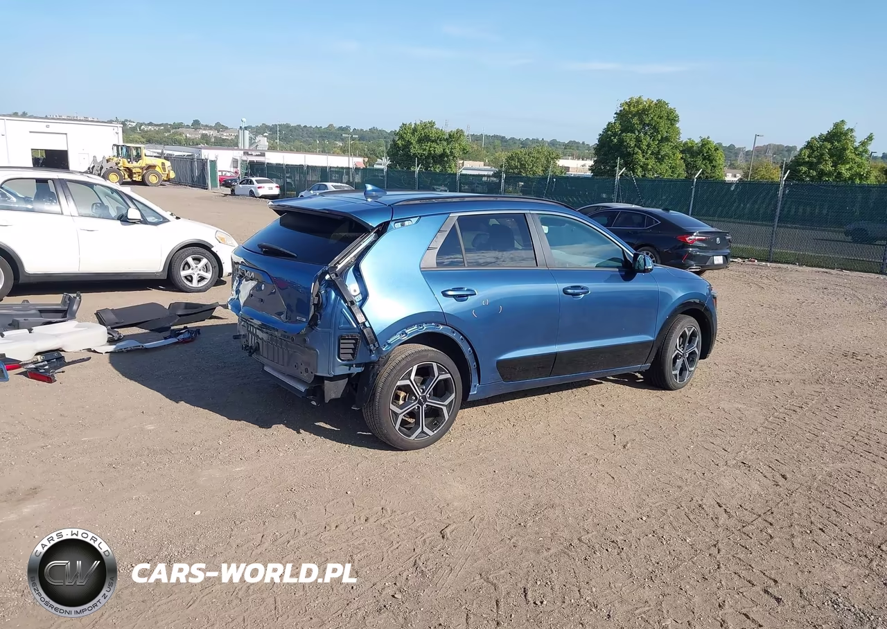 2023 Kia Niro Ex Touring VIN:KNDCR3LEXP5091951 - 4