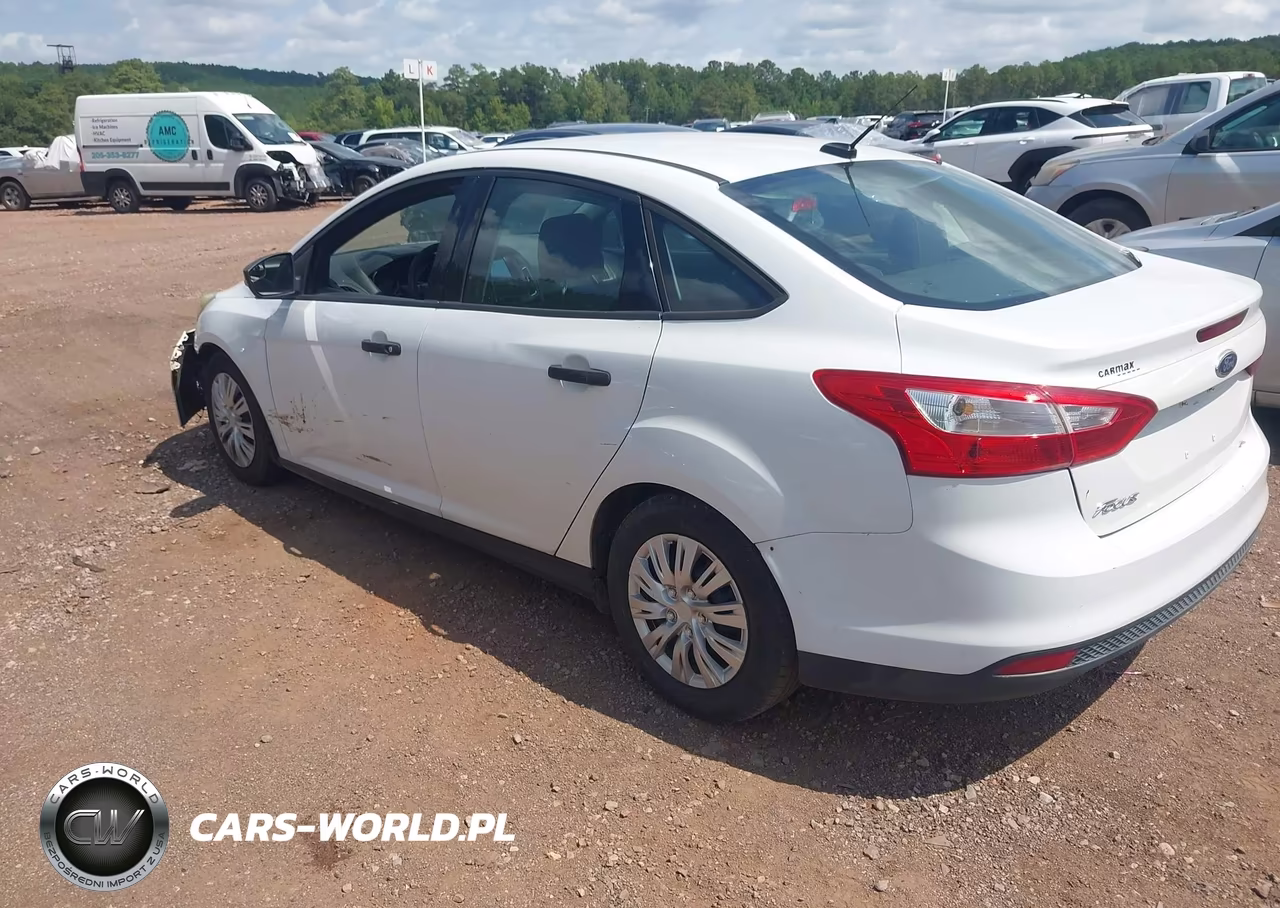 2014 Ford Focus S VIN:1FADP3E29EL337058 - 3