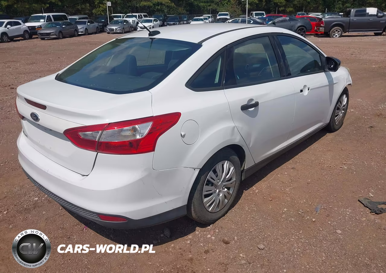 2014 Ford Focus S VIN:1FADP3E29EL337058 - 4