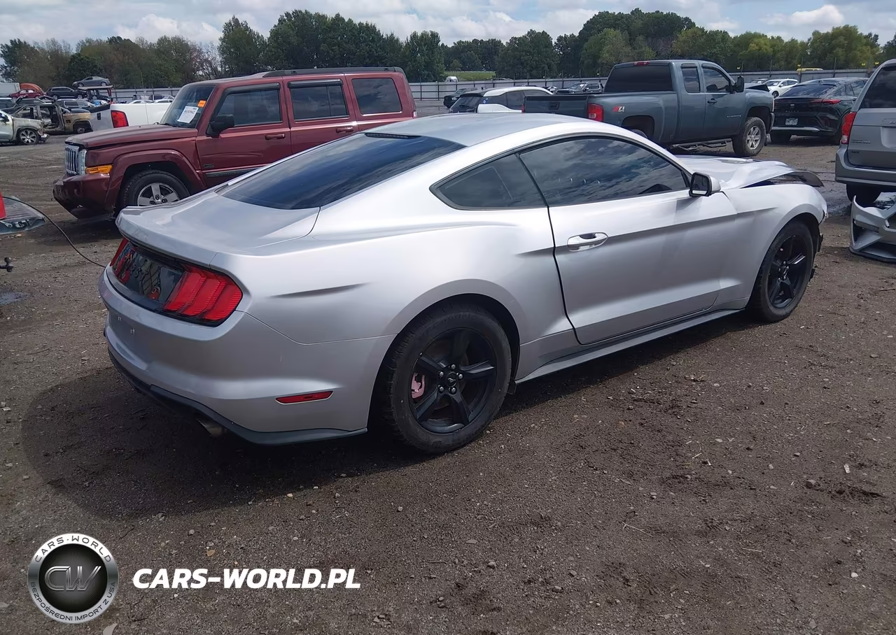 2018 Ford Mustang Ecoboost VIN:1FA6P8TH8J5118619 - 4