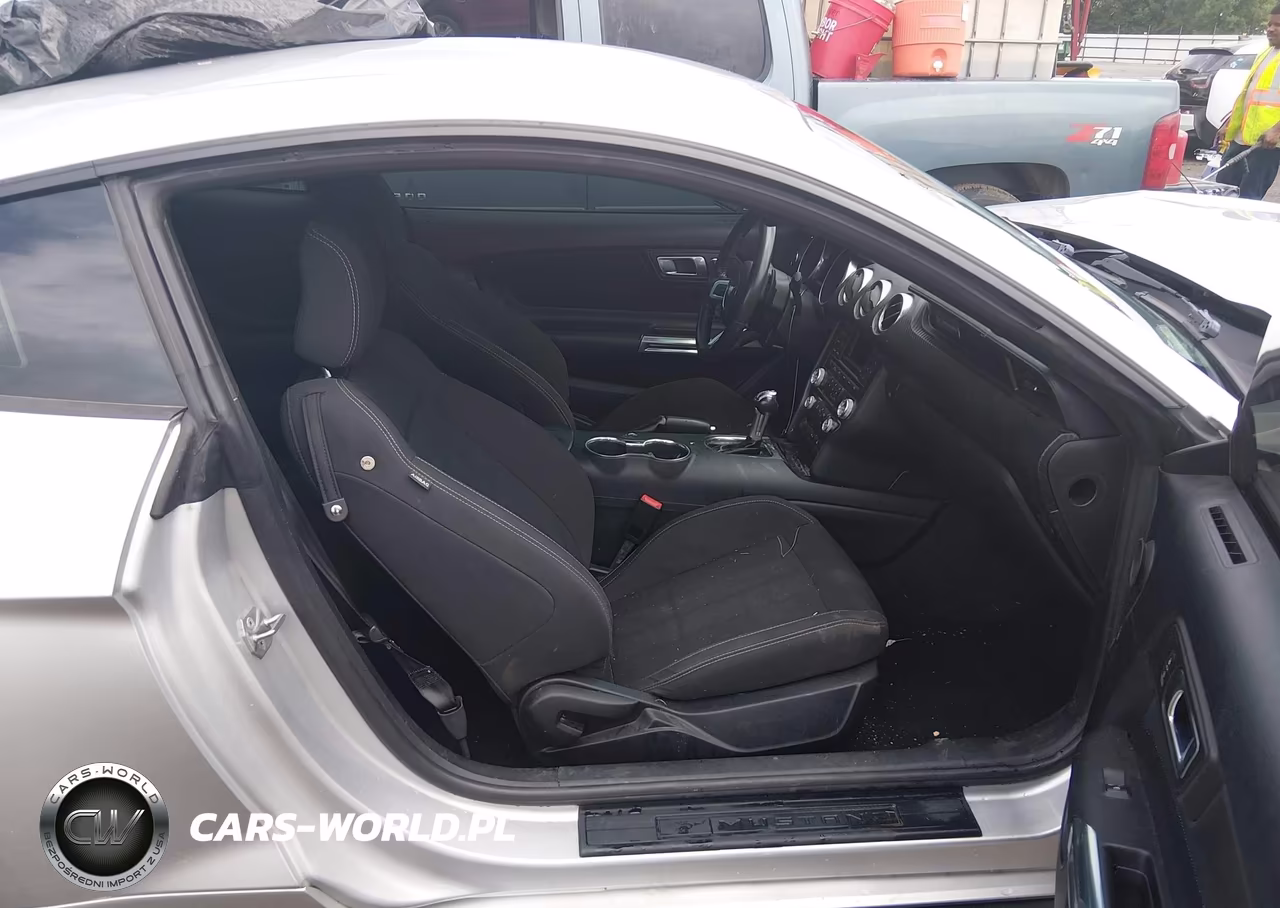 2018 Ford Mustang Ecoboost VIN:1FA6P8TH8J5118619 - 5
