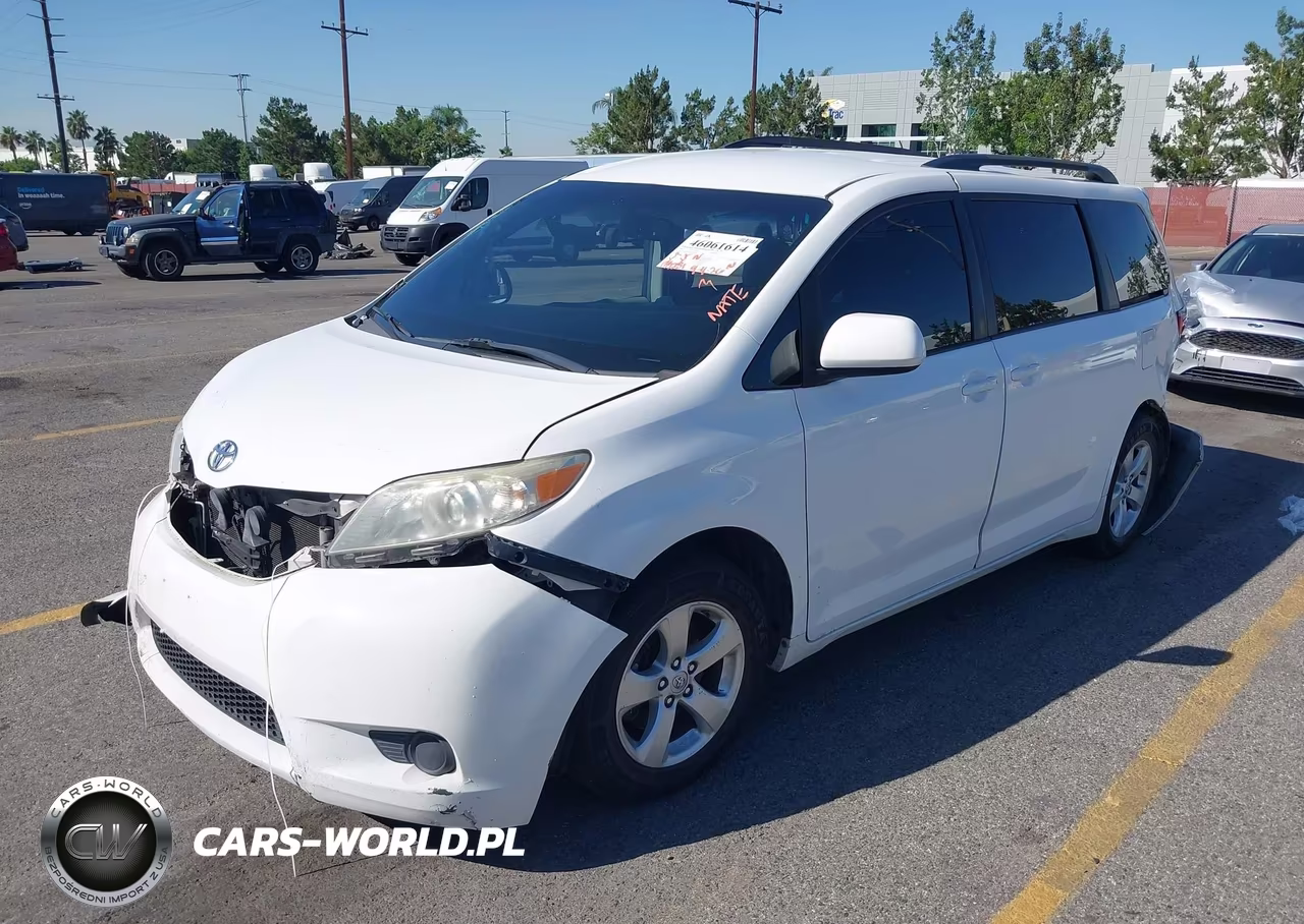 2017 Toyota Sienna Le 8 Passenger VIN:5TDKZ3DC8HS766958 - 2