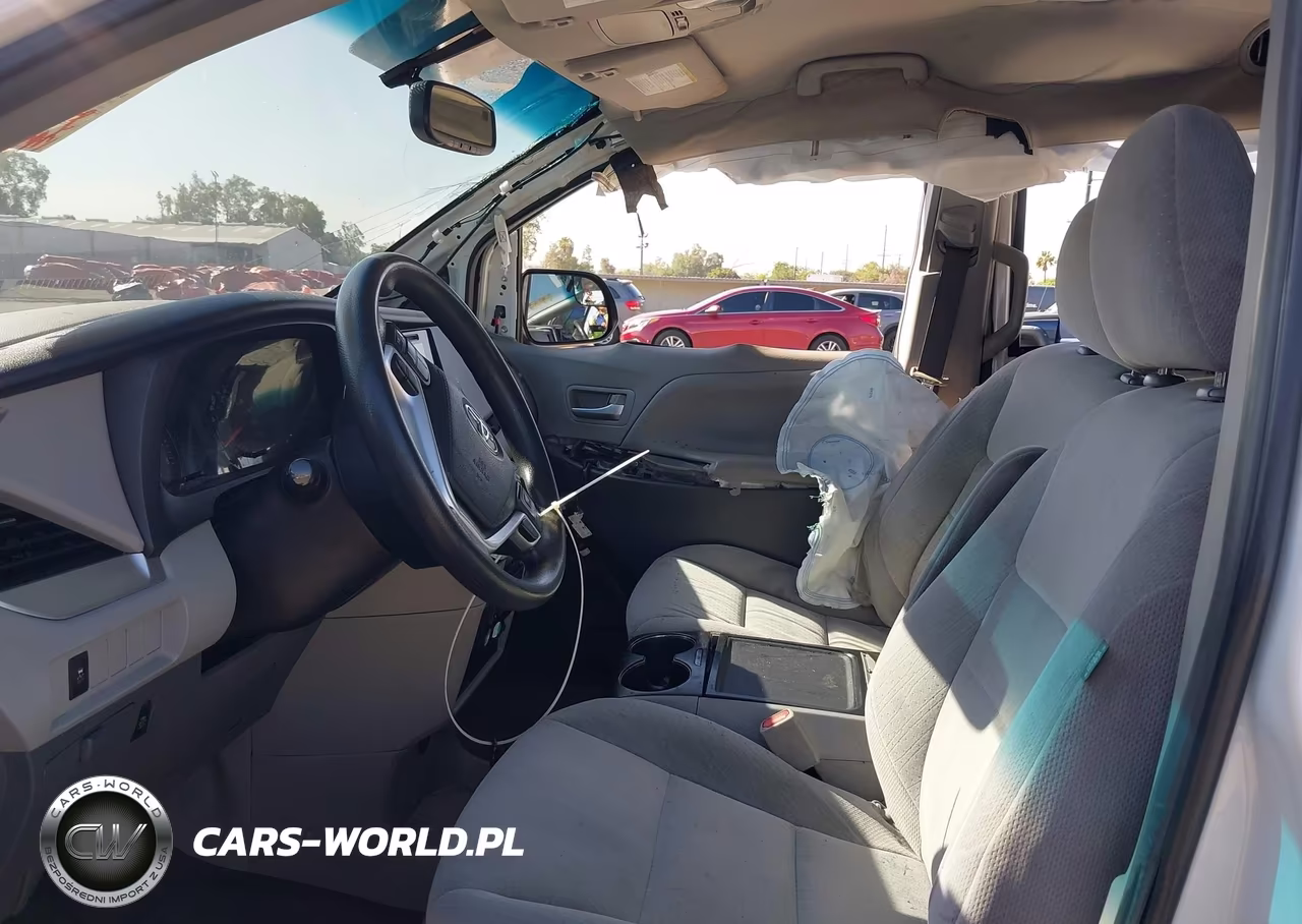 2017 Toyota Sienna Le 8 Passenger VIN:5TDKZ3DC8HS766958 - 5