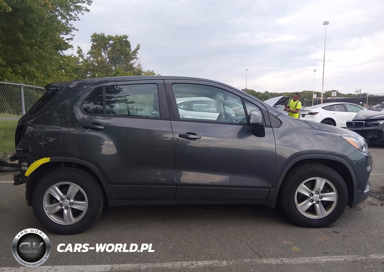 2019 Chevrolet Trax Ls VIN:3GNCJKSB0KL293576 - 13